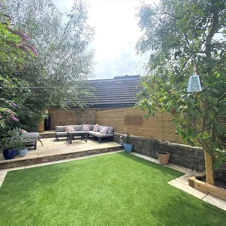 Bohemian Family With Gorgeous Garden בית נופש *