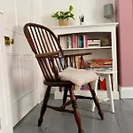 Dom wakacyjny Bohemian Family With Gorgeous Garden *